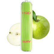 HQD SURV grünes Apfel-Einweg-E-Zigaretten-Gerät neben ganzem und halbiertem grünem Apfel